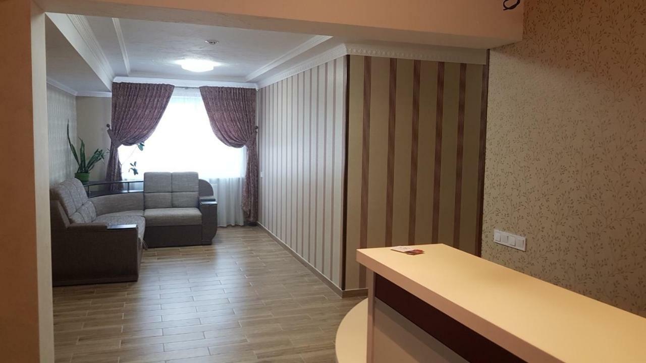 Готель Біля Фонтану Vinnytsia Extérieur photo